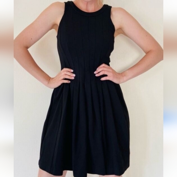 White House Black Market Dresses & Skirts - WHBM Pleated Sleeveless Black Midi Dress Size 12